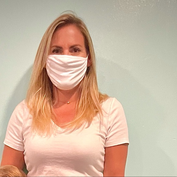 Meet your Posher, Hillary - Picture 1 of 1